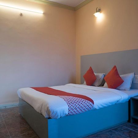 Oyo Flagship 37830 Hotel Aakar International Satara Eksteriør bilde