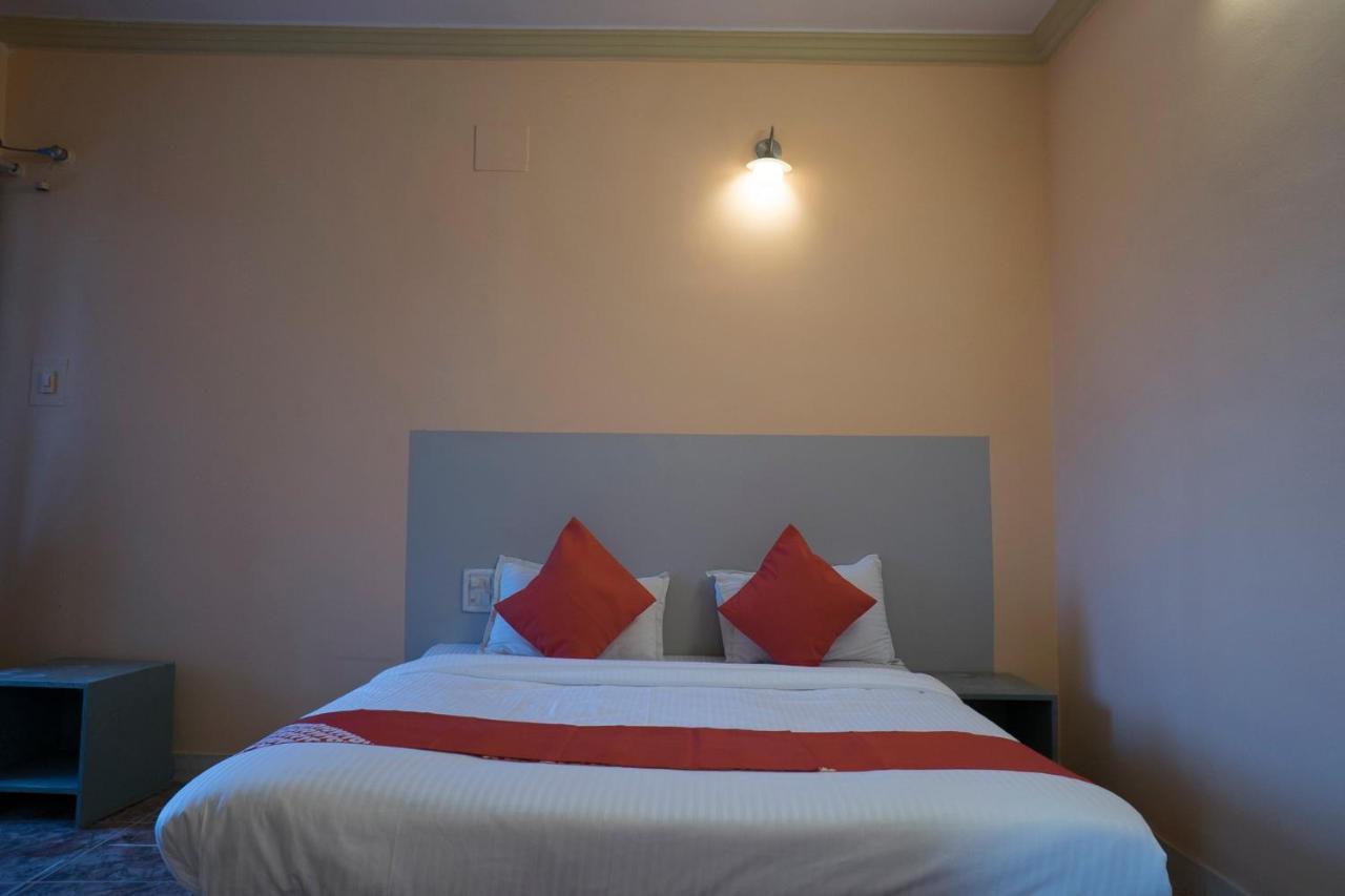 Oyo Flagship 37830 Hotel Aakar International Satara Eksteriør bilde