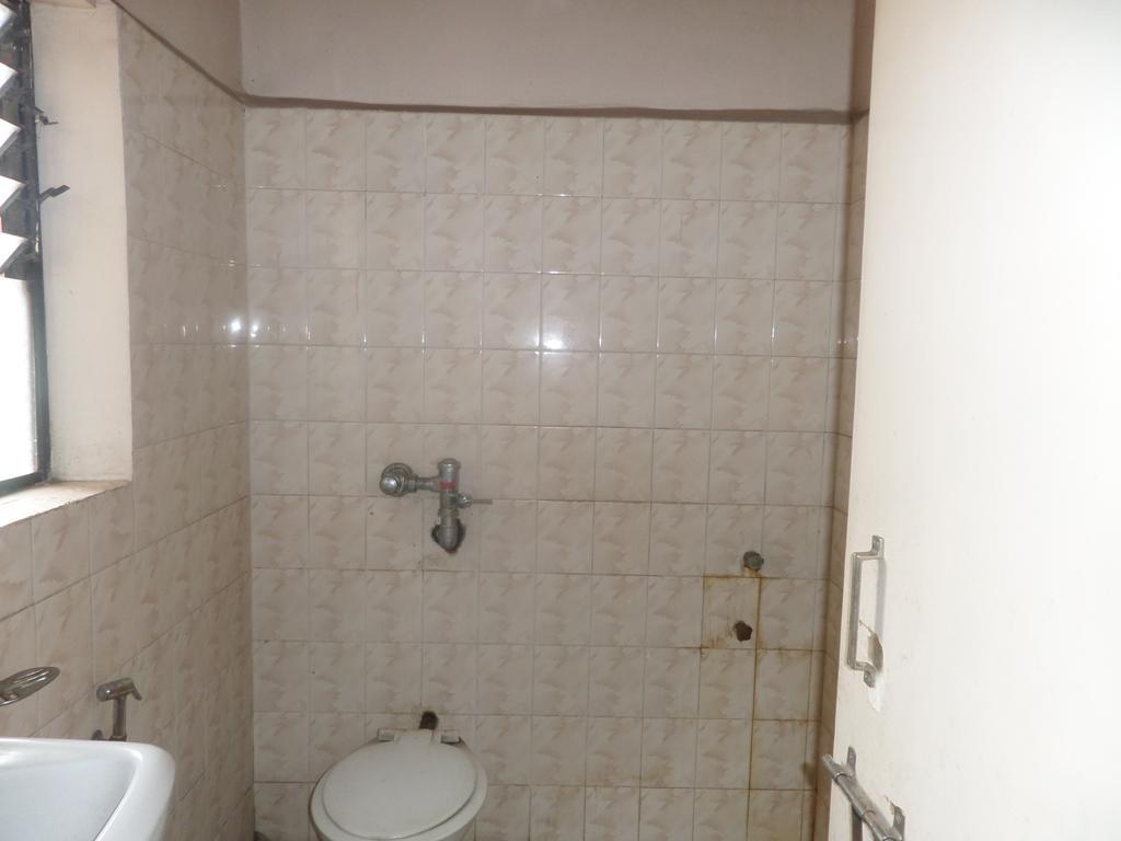 Oyo Flagship 37830 Hotel Aakar International Satara Eksteriør bilde