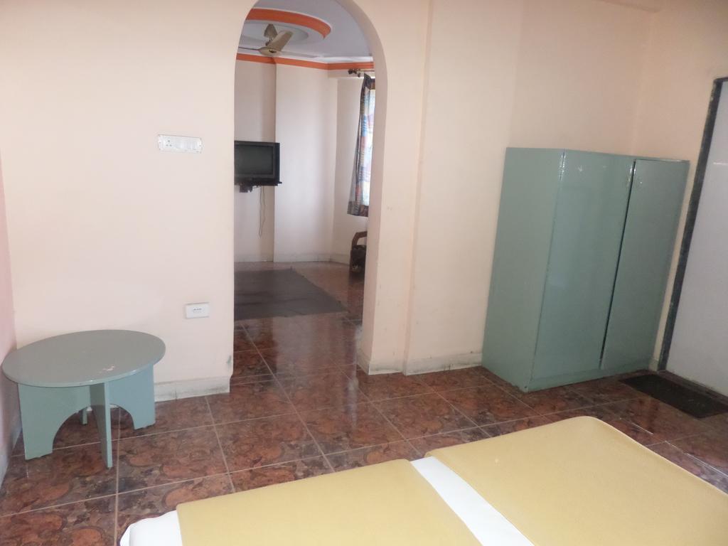 Oyo Flagship 37830 Hotel Aakar International Satara Eksteriør bilde