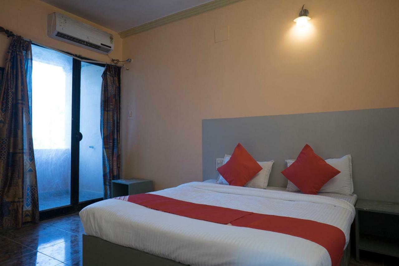 Oyo Flagship 37830 Hotel Aakar International Satara Eksteriør bilde