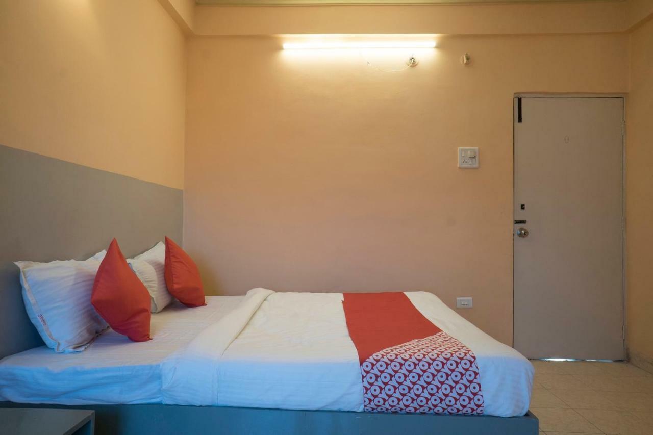 Oyo Flagship 37830 Hotel Aakar International Satara Eksteriør bilde