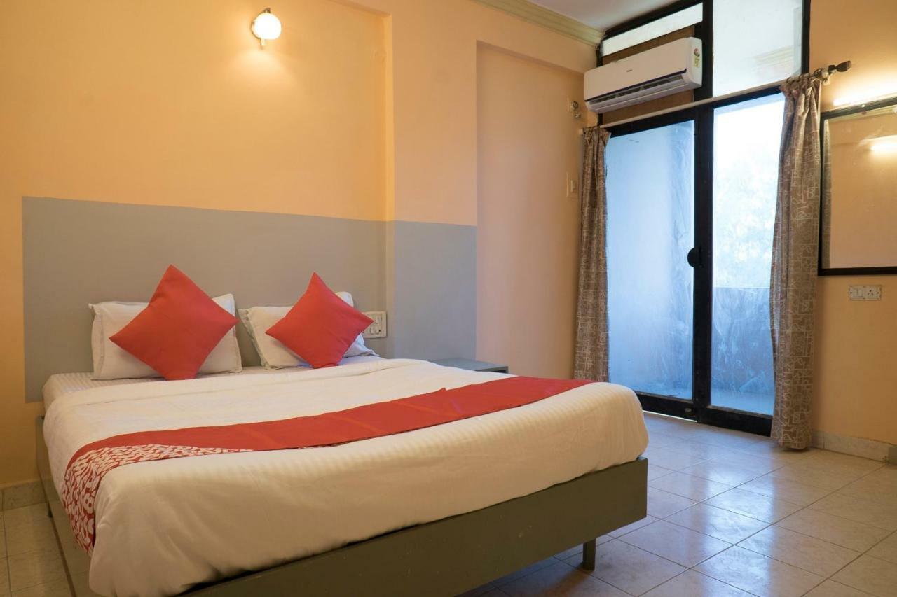 Oyo Flagship 37830 Hotel Aakar International Satara Eksteriør bilde