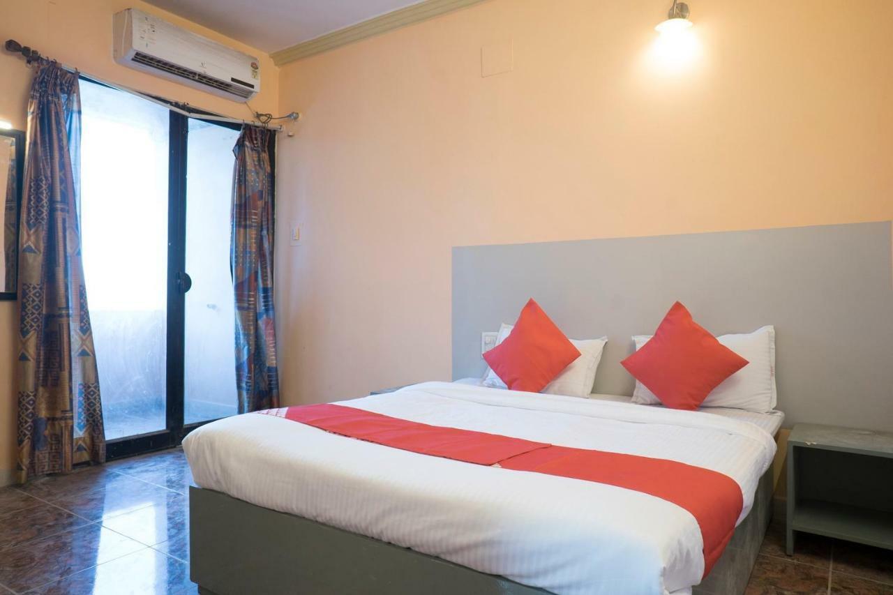 Oyo Flagship 37830 Hotel Aakar International Satara Eksteriør bilde